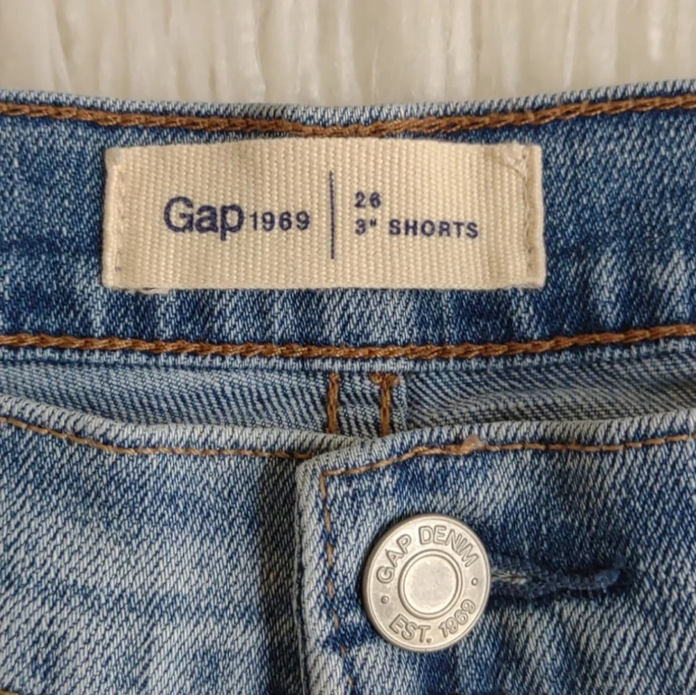 GAP SHORTS 26 Denim Size 2